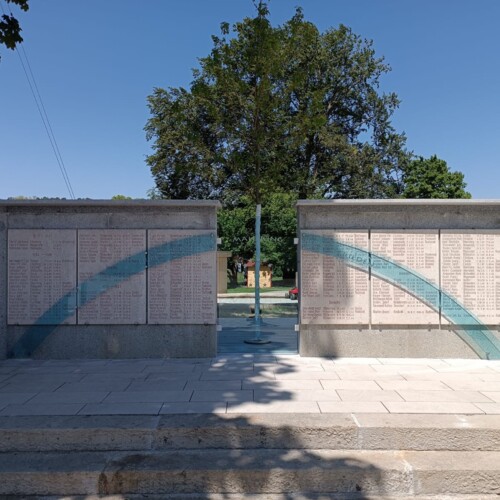 Neugestaltung des Kriegerdenkmals mit Friedensplatz in Wilpoldsried

https://www.krieger-soldatenkameradschaft-wildpoldsried.de/kriegerdenkmal